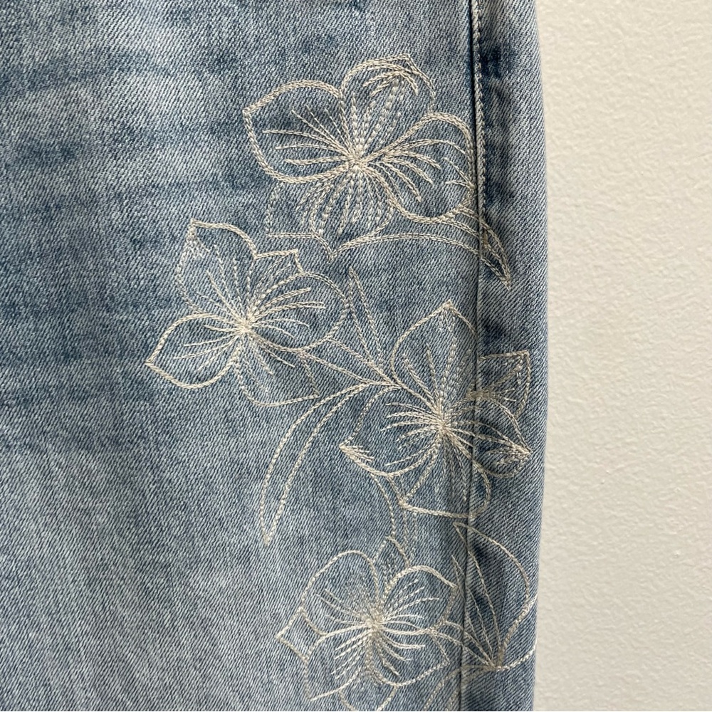 Lucky Brand women’s sienna slim boyfriend jeans denim floral embroidery size 30 - Picture 3 of 8